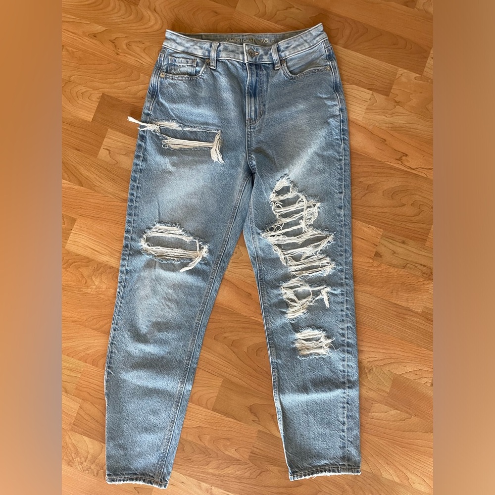 American Eagle Distressed Jeans